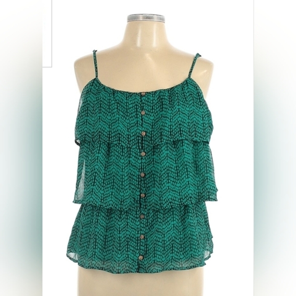 a.n.a Tops - 🌶 NWOT GREEN REUFFLE TANK TOP